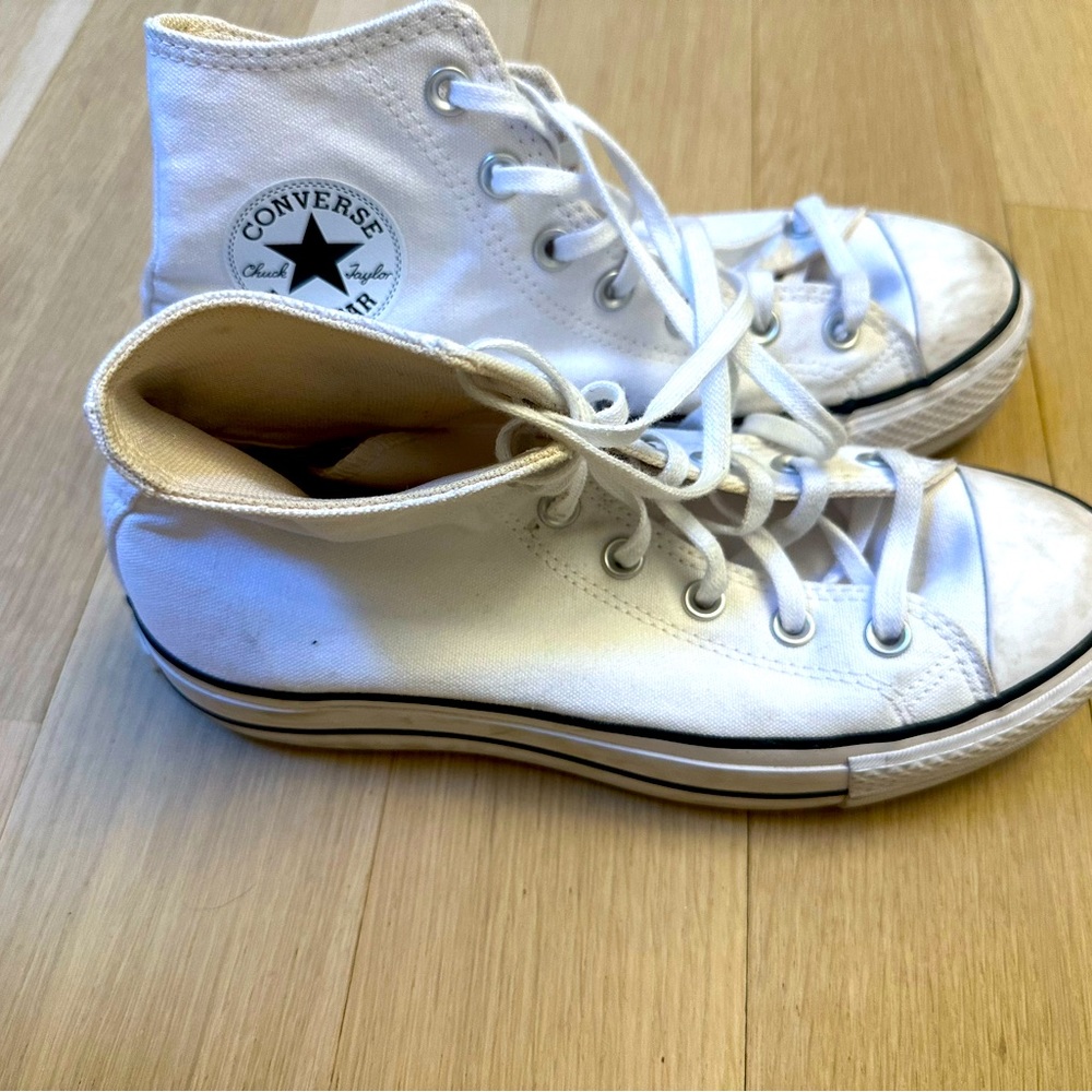 Platform white converse- willing to lower price